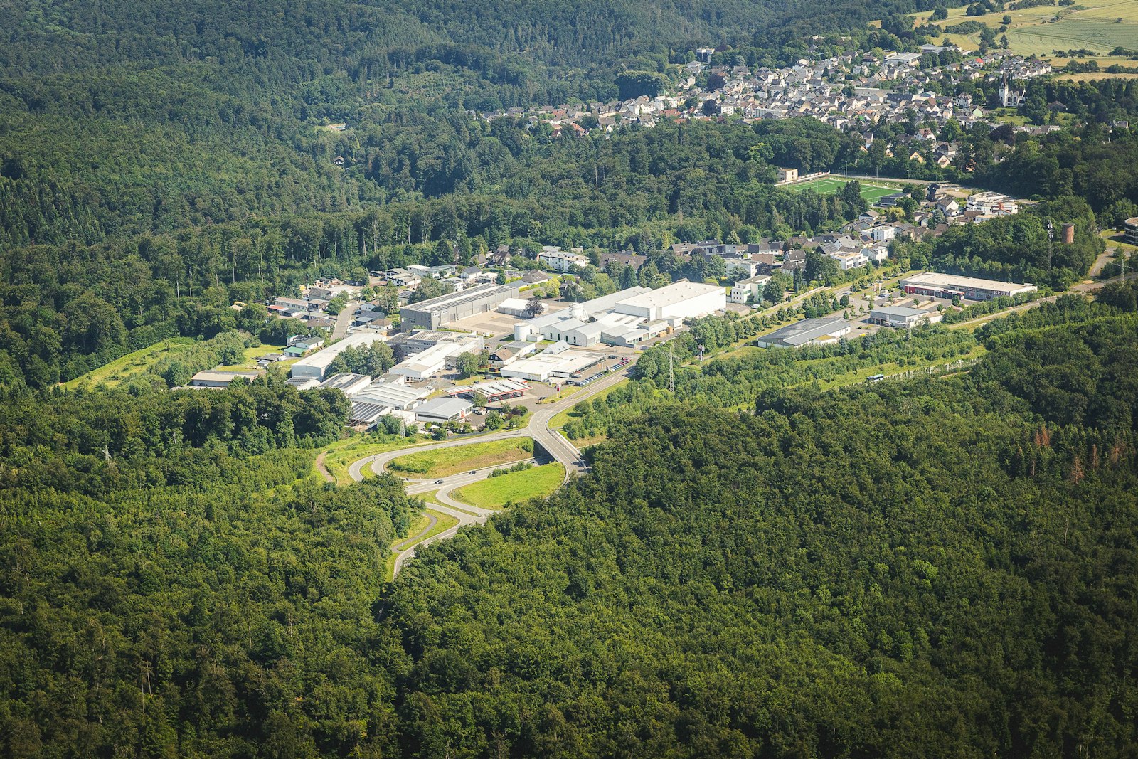 Ferrières-en-Gâtinais : la colère des riverains face à un projet classé Seveso près de la forêt