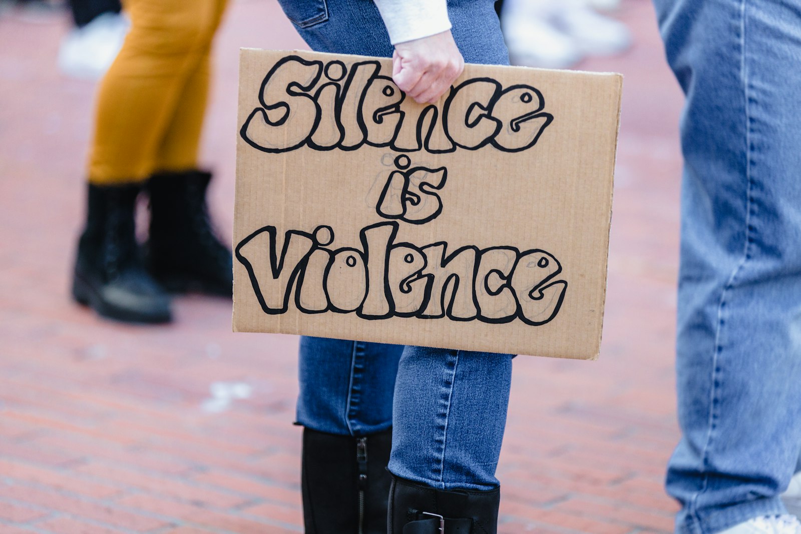 Combien vous coûte la violence économique dans votre couple ?